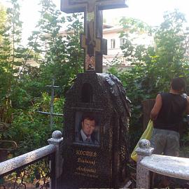 Памятник в Ярославле (22)