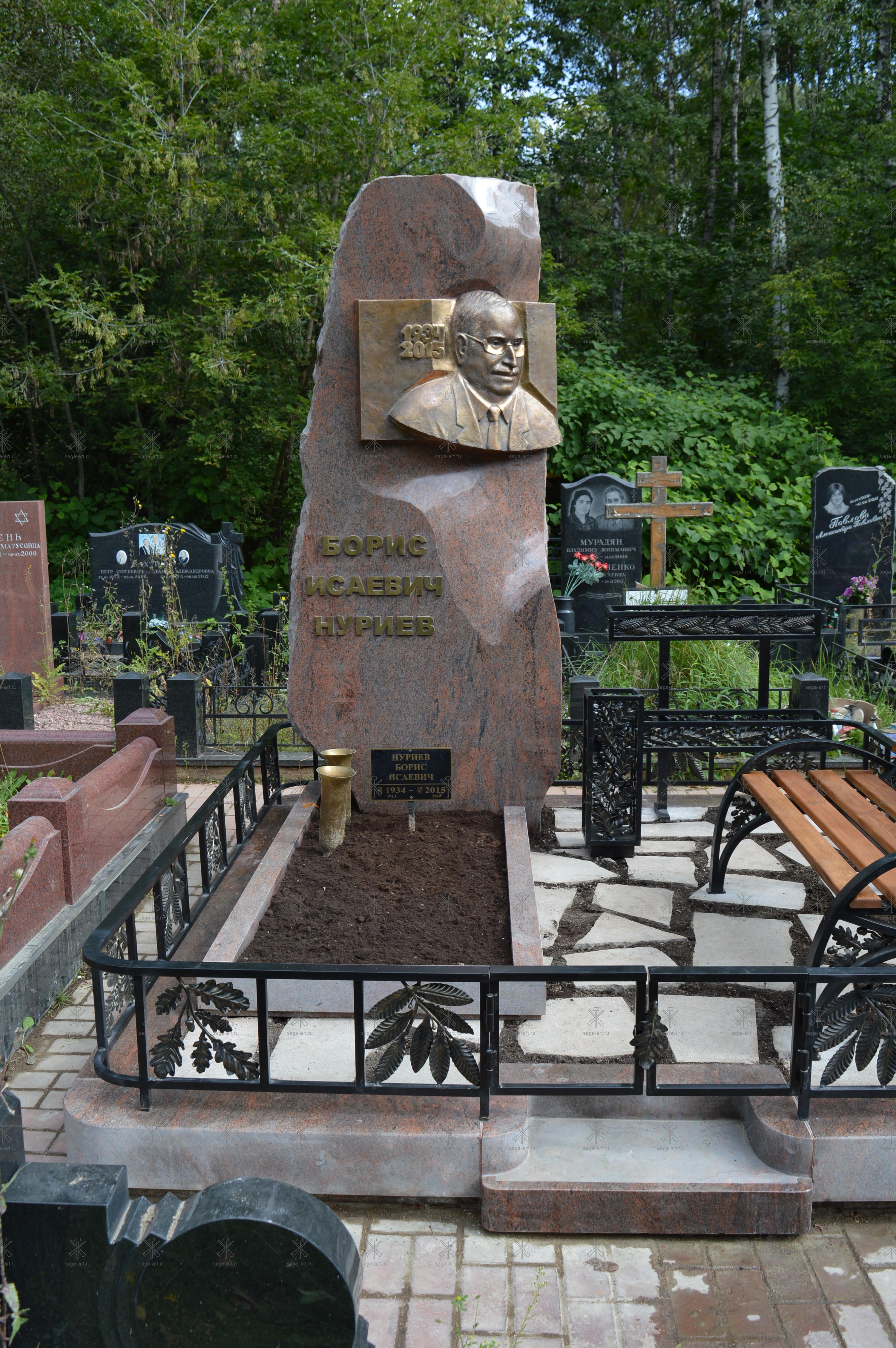 Памятник на Востряковском кладбище