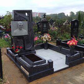 Памятник на Домодедовском кладбище (15)