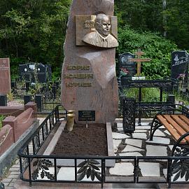 Памятник на Востряковском кладбище