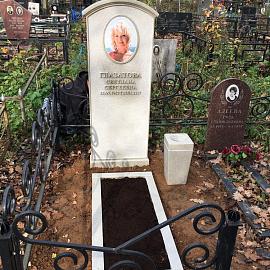 Памятник из гранита, Волковское кладбище