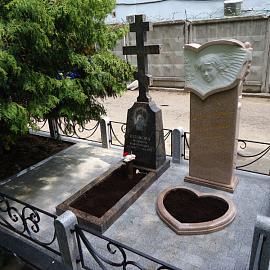 Памятник на Николо-Хованском кладбище (3)